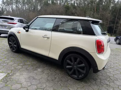 MINI One 2015 - 14900 EUR, 140000 km - AUTO.MOTO.pt - 140000km - foto 4 de 16