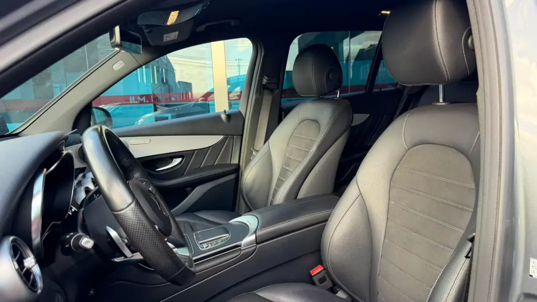 Mercedes-Benz GLC 300 2021 - 42900 EUR, 90000 km - AUTO.MOTO.pt - 90000km - foto 7 de 12