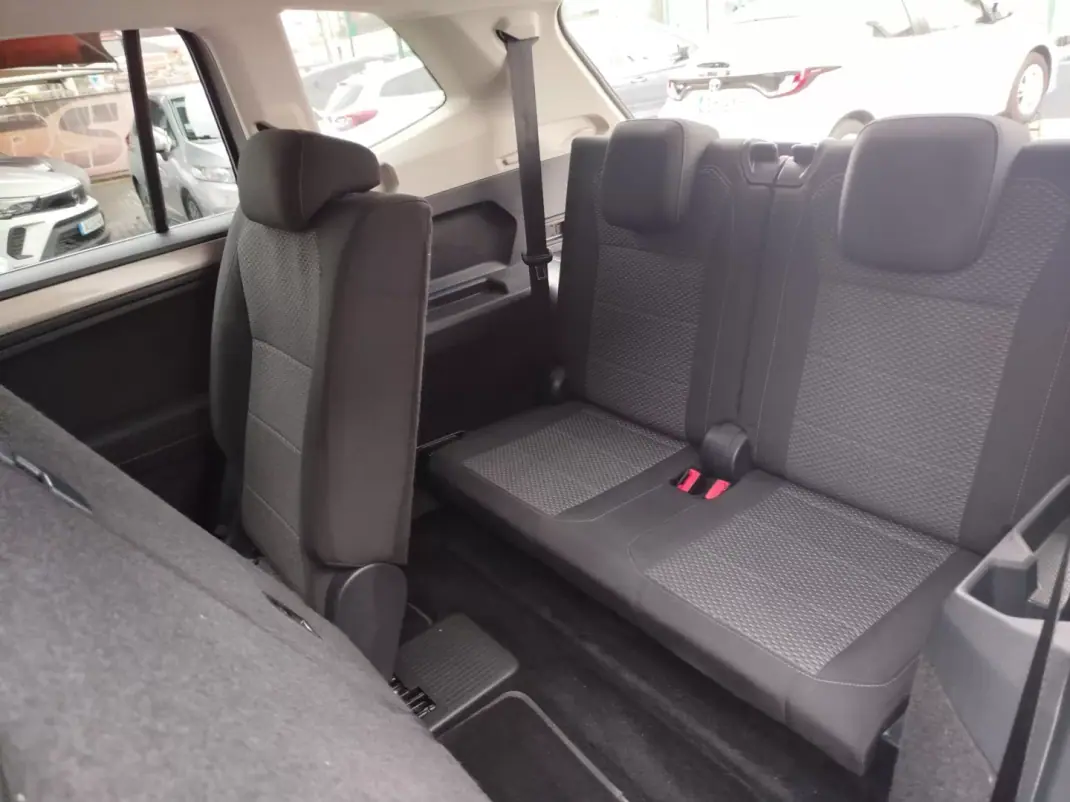 Volkswagen Tiguan Allspace 2021 - 31450 EUR, 108015 km - AUTO.MOTO.pt - 108015km - foto 14 de 20