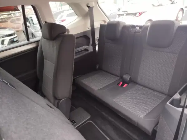 Volkswagen Tiguan Allspace 2021 - 29990 EUR, 108015 km - AUTO.MOTO.pt - 108015km - foto 14 de 20