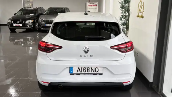 Renault Clio 2021 - 12600 EUR, 115121 km - AUTO.MOTO.pt - 115121km - foto 5 de 27