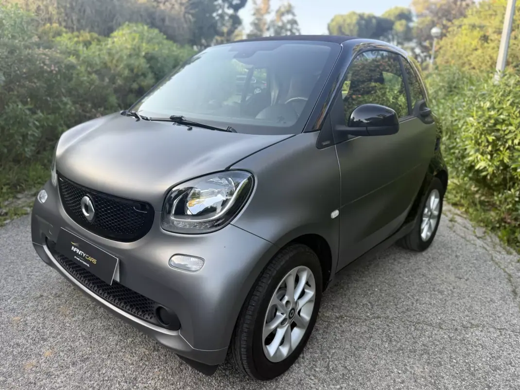 Smart Fortwo Cabrio 2018 - 10599 EUR, 120000 km - AUTO.MOTO.pt - 120000km - foto 1 de 11