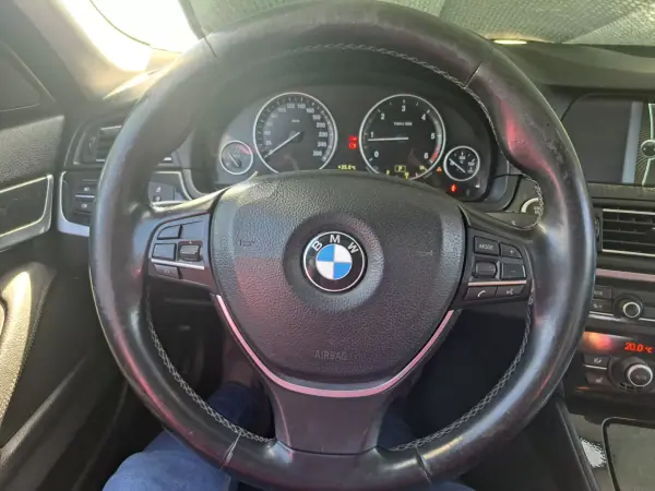 BMW 520 2012 - 11250 EUR, 371188 km - AUTO.MOTO.pt - 371188km - foto 9 de 18