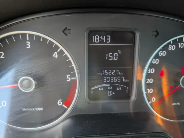 Volkswagen Polo 2012 - 5500 EUR, 303657 km - AUTO.MOTO.pt - 303657km - foto 18 de 19