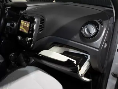 Renault Captur 2016 - 13990 EUR, 109000 km - AUTO.MOTO.pt - 109000km - foto 28 de 36