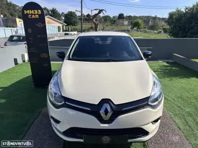 Renault Clio 2017 - 9900 EUR, 135702 km - AUTO.MOTO.pt - 135702km - foto 4 de 47