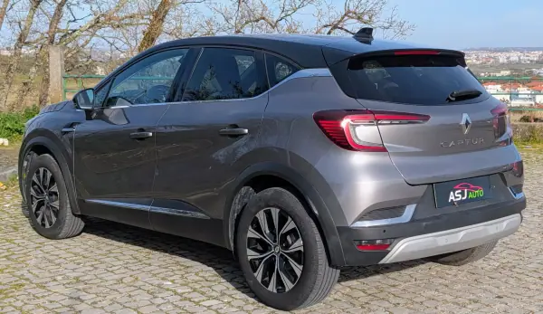 Renault Captur 2022 - 17000 EUR, 126580 km - AUTO.MOTO.pt - 126580km - foto 7 de 23