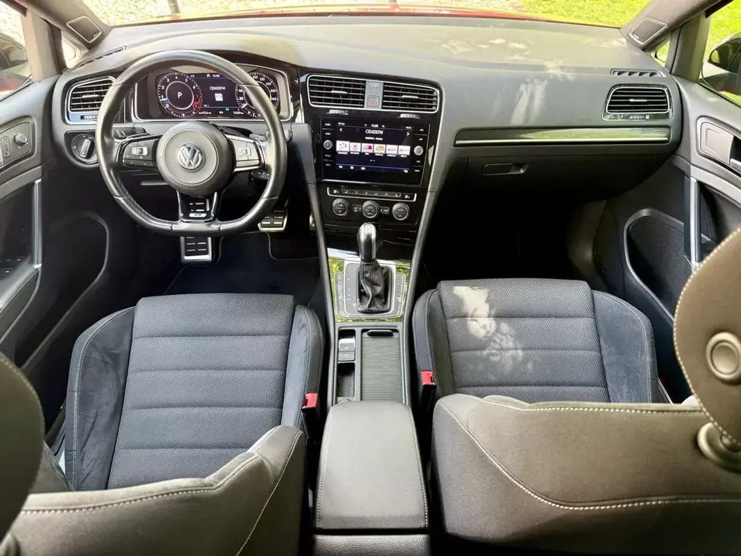 Volkswagen Golf 2019 - 32990 EUR, 72300 km - AUTO.MOTO.pt - 72300km - foto 8 de 40