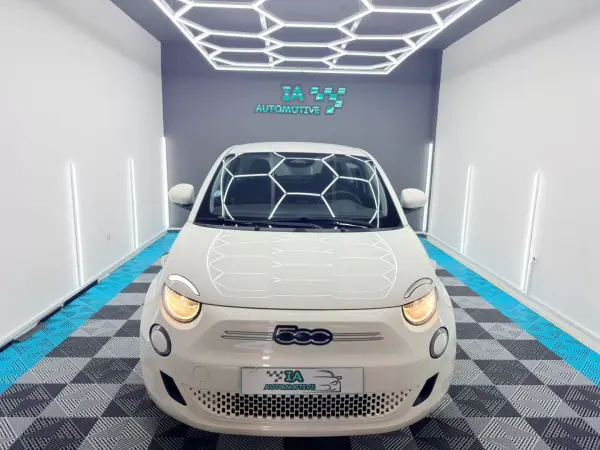 Fiat 500e 2023 - 12999 EUR, 26000 km - AUTO.MOTO.pt - 26000km - foto 2 de 21