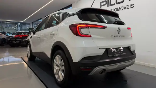 Renault Captur 2021 - 13990 EUR, 167491 km - AUTO.MOTO.pt - 167491km - foto 8 de 29