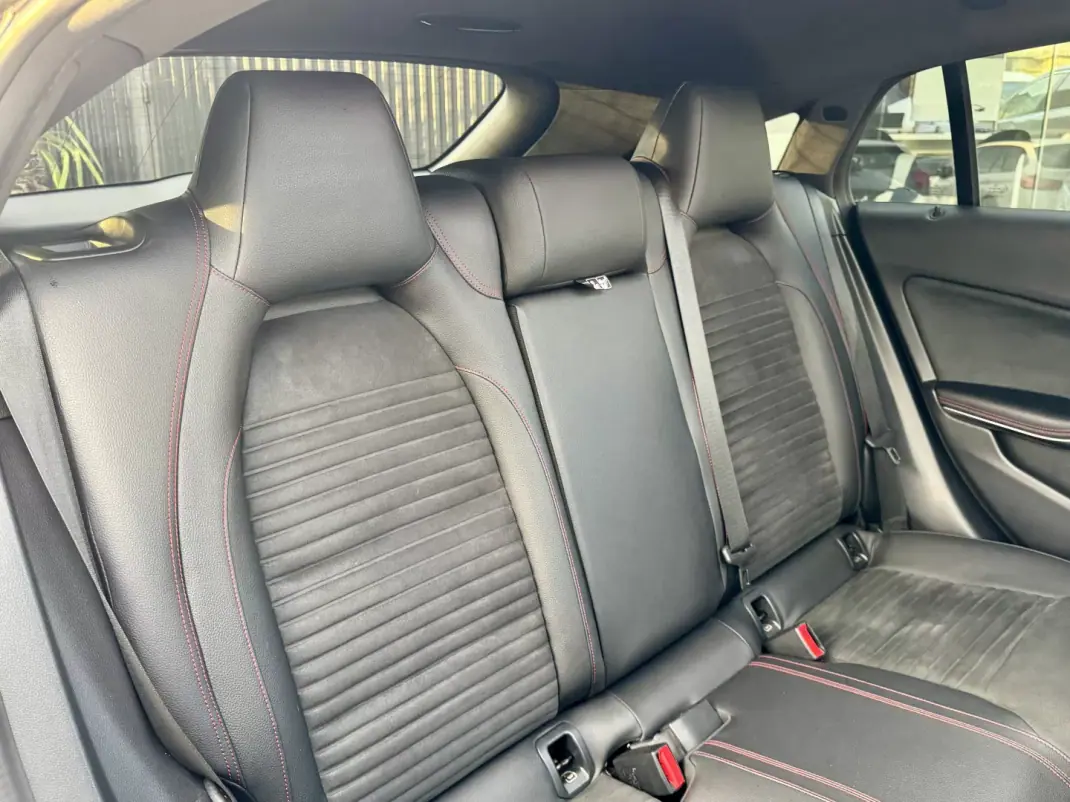 Mercedes-Benz CLA 200 2016 - 20999 EUR, 180000 km - AUTO.MOTO.pt - 180000km - foto 24 de 27