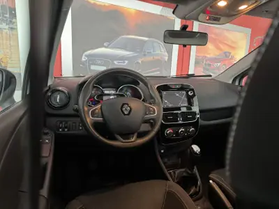 Renault Clio 2017 - 11990 EUR, 103171 km - AUTO.MOTO.pt - 103171km - foto 17 de 20