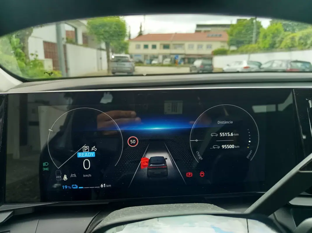 Renault Mégane E-Tech 2022 - 20490 EUR, 95500 km - AUTO.MOTO.pt - 95500km - foto 16 de 19