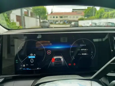 Renault Mégane E-Tech 2022 - 20490 EUR, 95500 km - AUTO.MOTO.pt - 95500km - foto 16 de 19