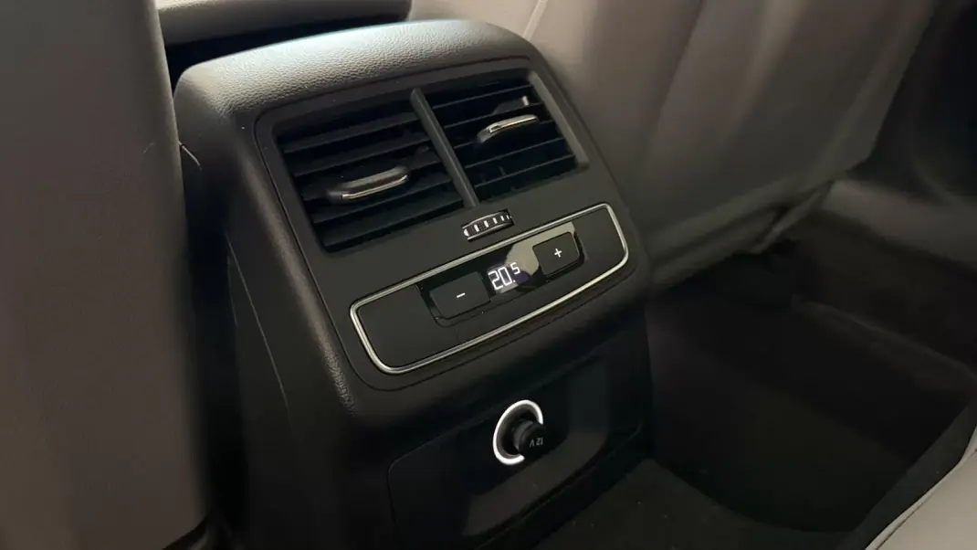 Audi A5 Sportback 2017 - 28990 EUR, 105891 km - 105891km - foto 26 de 34