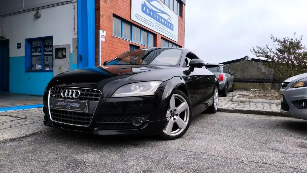 Audi TT Coupé 2006 - 11900 EUR, 198000 km - AUTO.MOTO.pt - 198000km - foto 1 de 12