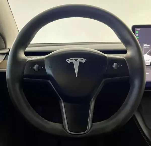 Tesla Model Y 2022 - 38750 EUR, 44000 km - AUTO.MOTO.pt - 44000km - foto 13 de 42