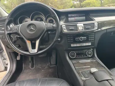 Mercedes-Benz CLS 350 2013 - 22990 EUR, 218000 km - AUTO.MOTO.pt - 218000km - foto 9 de 19
