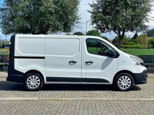Renault Trafic 2020 - 17450 EUR, 131000 km - AUTO.MOTO.pt - 131000km - foto 5 de 35