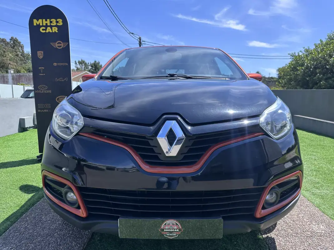 Renault Captur 2014 - 9900 EUR, 217000 km - AUTO.MOTO.pt - 217000km - foto 7 de 60