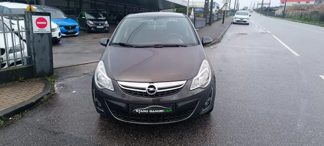 Opel Corsa 2013 - 6500 EUR, 193000 km - AUTO.MOTO.pt - 193000km - foto 5 de 16