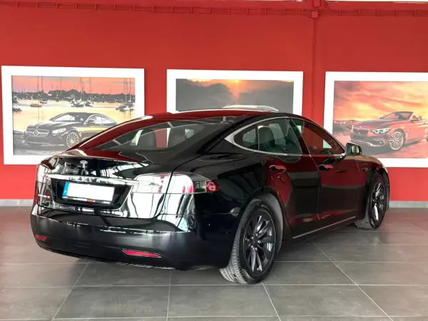 Tesla Model S 2017 - 25990 EUR, 151612 km - AUTO.MOTO.pt - 151612km - foto 10 de 23