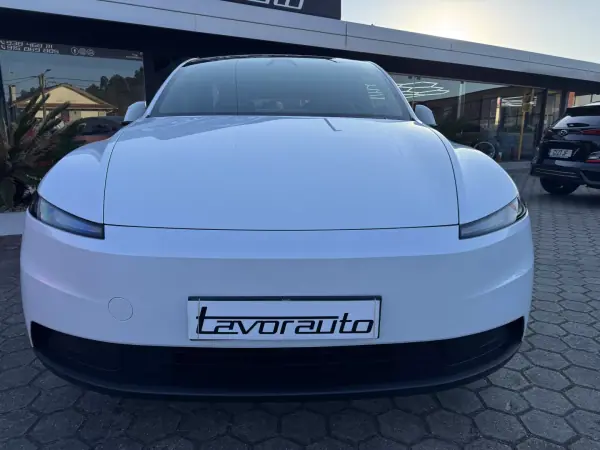 Tesla Model Y 2026 - 44900 EUR, 100 km - AUTO.MOTO.pt - 100km - foto 3 de 31