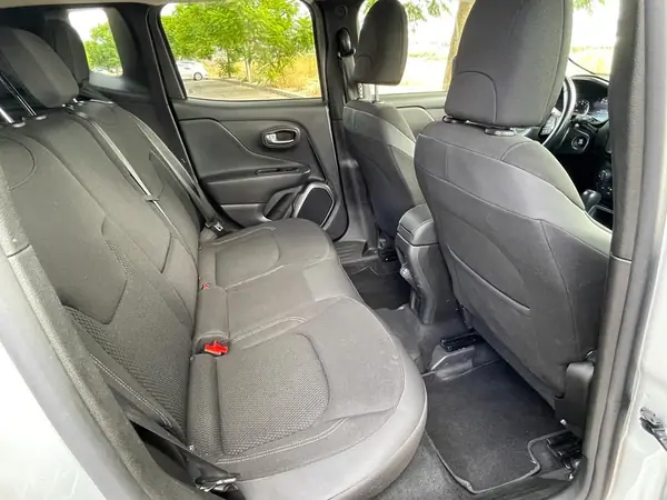 Jeep Renegade 2018 - 17980 EUR, 112000 km - AUTO.MOTO.pt - 112000km - foto 17 de 22
