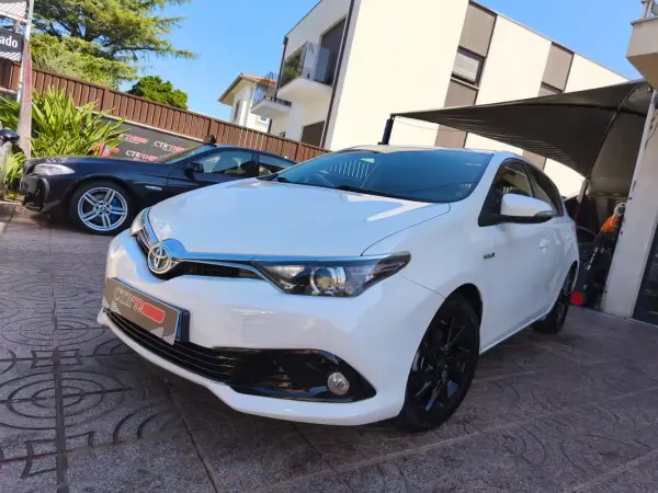Toyota Auris 2016 - 14900 EUR, 160000 km - AUTO.MOTO.pt - 160000km - foto 2 de 34