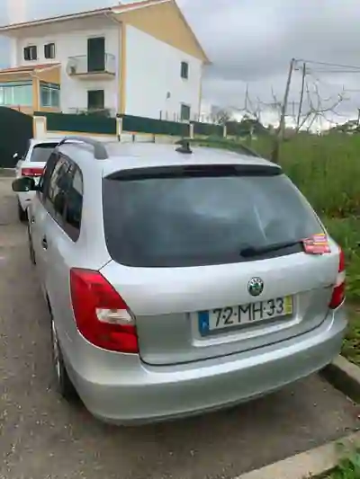 Skoda Fabia 2011 - 3000 EUR, 177000 km - 177000km - foto 5 de 7