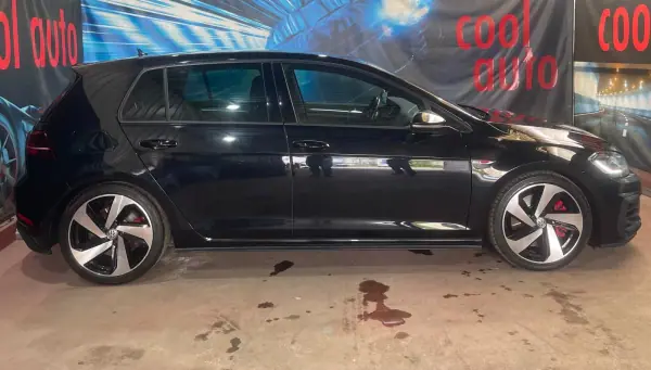 Volkswagen Golf 2019 - 30500 EUR, 106000 km - AUTO.MOTO.pt - 106000km - foto 4 de 47
