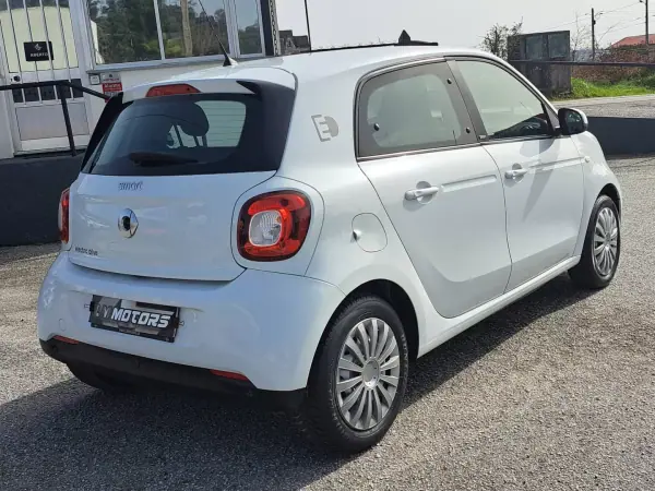 Smart ForFour 2018 - 9990 EUR, 49344 km - AUTO.MOTO.pt - 49344km - foto 7 de 43