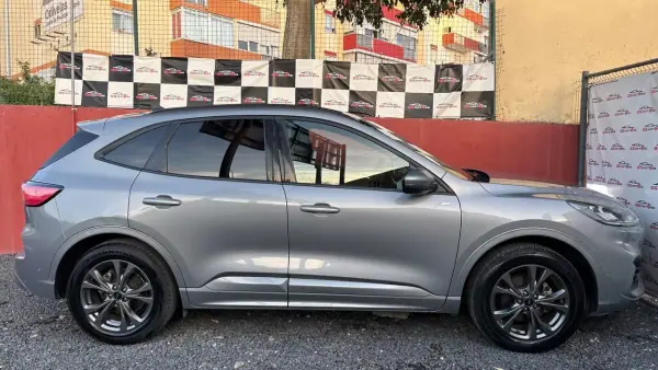 Ford Kuga 2022 - 23900 EUR, 98500 km - AUTO.MOTO.pt - 98500km - foto 7 de 12
