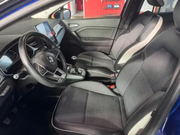 Renault Captur 2021 - 19250 EUR, 90487 km - AUTO.MOTO.pt - 90487km - foto 8 de 17