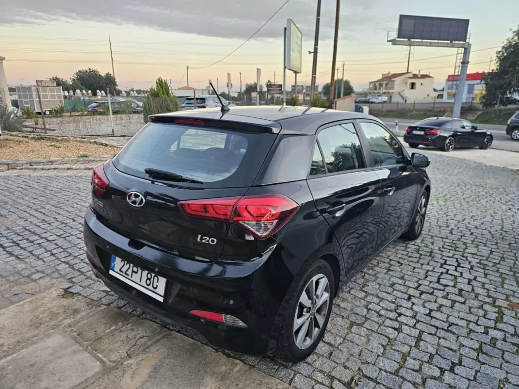 Hyundai i20 2015 - 8500 EUR, 100074 km - AUTO.MOTO.pt - 100074km - foto 4 de 8