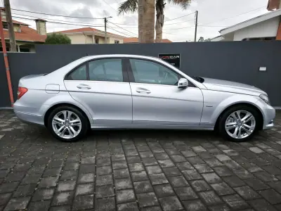 Mercedes-Benz C 220 2011 - 8950 EUR, 430000 km - AUTO.MOTO.pt - 430000km - foto 15 de 52