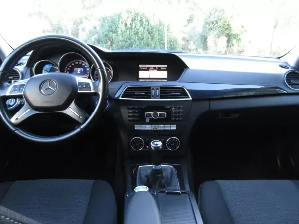 Mercedes-Benz C 180 2012 - 13490 EUR, 240000 km - AUTO.MOTO.pt - 240000km - foto 34 de 47