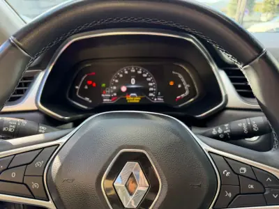 Renault Captur 2022 - 17300 EUR, 89000 km - AUTO.MOTO.pt - 89000km - foto 6 de 12