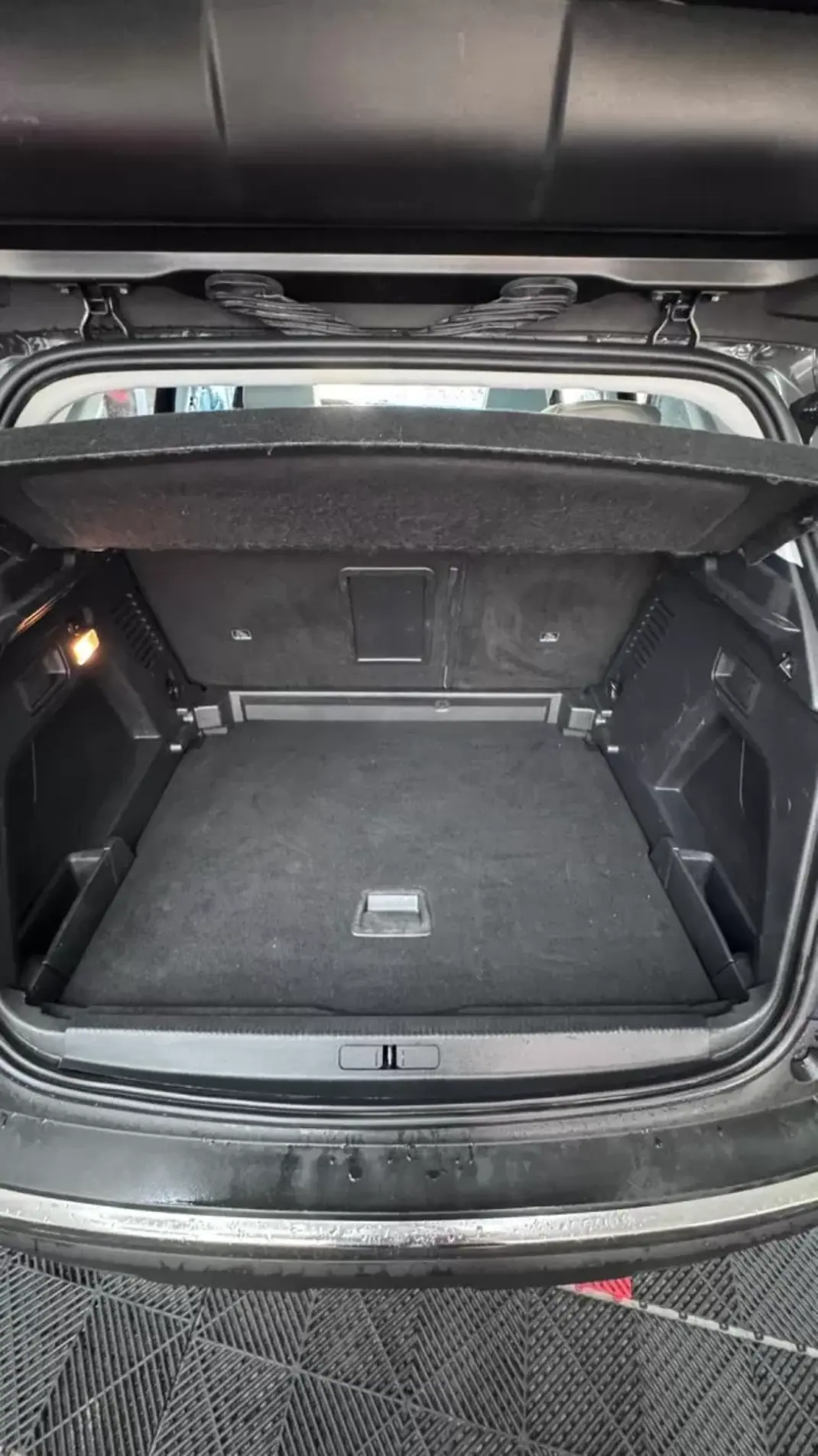 Peugeot 3008 2018 - 18900 EUR, 115000 km - AUTO.MOTO.pt - 115000km - foto 29 de 46