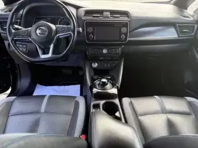 Nissan Leaf 2018 - 13999 EUR, 69000 km - AUTO.MOTO.pt - 69000km - foto 17 de 30