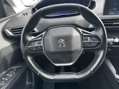 Peugeot 3008 2019 - 17900 EUR, 180000 km - AUTO.MOTO.pt - 180000km - foto 28 de 62