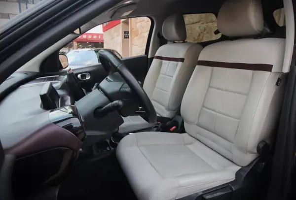 Citroën C4 Cactus 2018 - 13990 EUR, 113200 km - AUTO.MOTO.pt - 113200km - foto 9 de 30