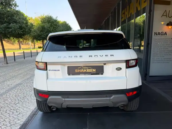 Land Rover Range Rover Evoque 2017 - 17890 EUR, 205931 km - AUTO.MOTO.pt - 205931km - foto 8 de 26