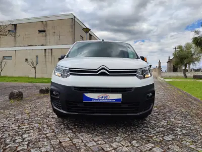 Citroën Berlingo 1.5 Bluehdi M Clube 102cv 2021 - 12990 EUR, 156055 km - AUTO.MOTO.pt - 156055km - foto 2 de 10