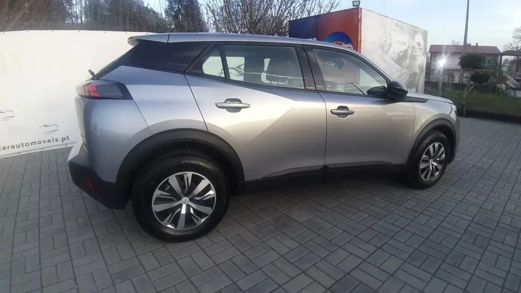 Peugeot 2008 2023 - 18250 EUR, 30000 km - AUTO.MOTO.pt - 30000km - foto 40 de 44