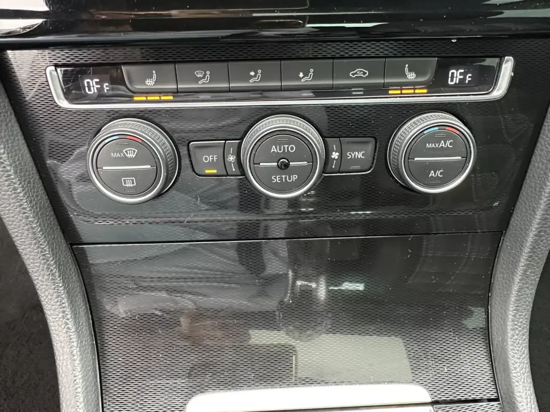 Volkswagen Golf 2014 - 15000 EUR, 240000 km - 240000km - foto 64 de 83