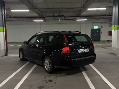 Volvo V50 2005 - 3500 EUR, 379000 km - AUTO.MOTO.pt - 379000km - foto 3 de 10