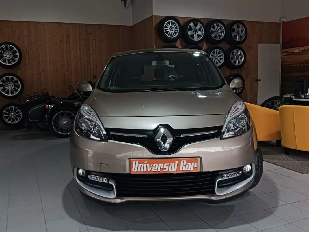Renault Scénic 2015 - 10990 EUR, 159000 km - AUTO.MOTO.pt - 159000km - foto 2 de 19