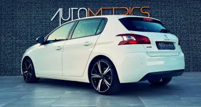 Peugeot 308 2014 - 12500 EUR, 151000 km - AUTO.MOTO.pt - 151000km - foto 3 de 16