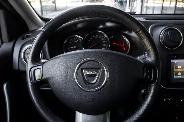 Dacia Sandero 2018 - 9750 EUR, 160273 km - AUTO.MOTO.pt - 160273km - foto 11 de 30